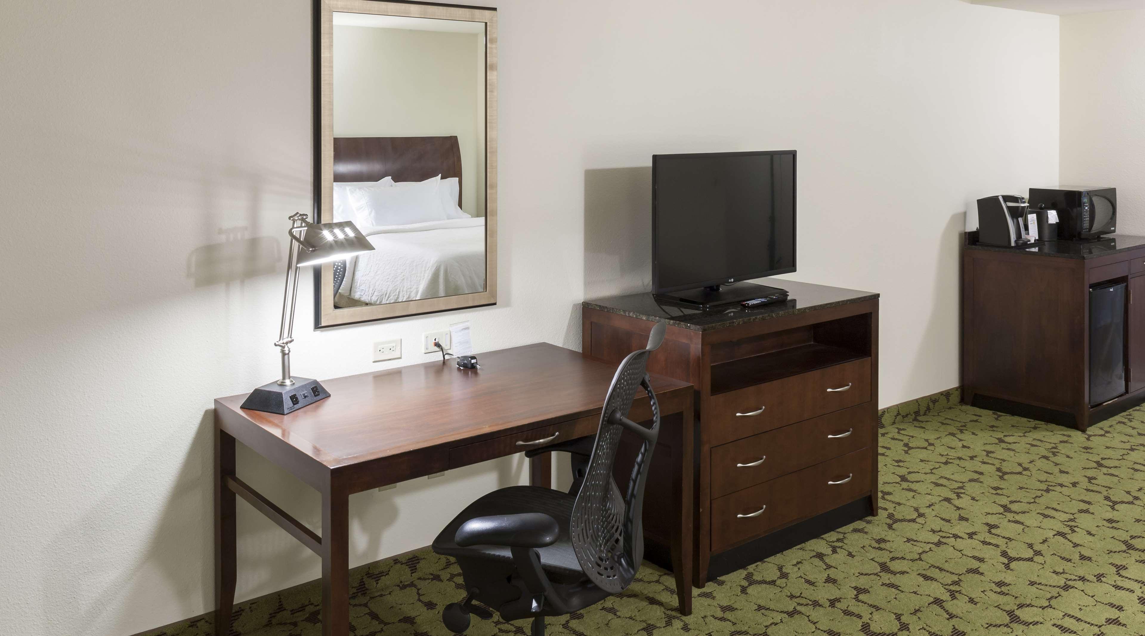 Hilton Garden Inn Dallas/Дънканвил Екстериор снимка