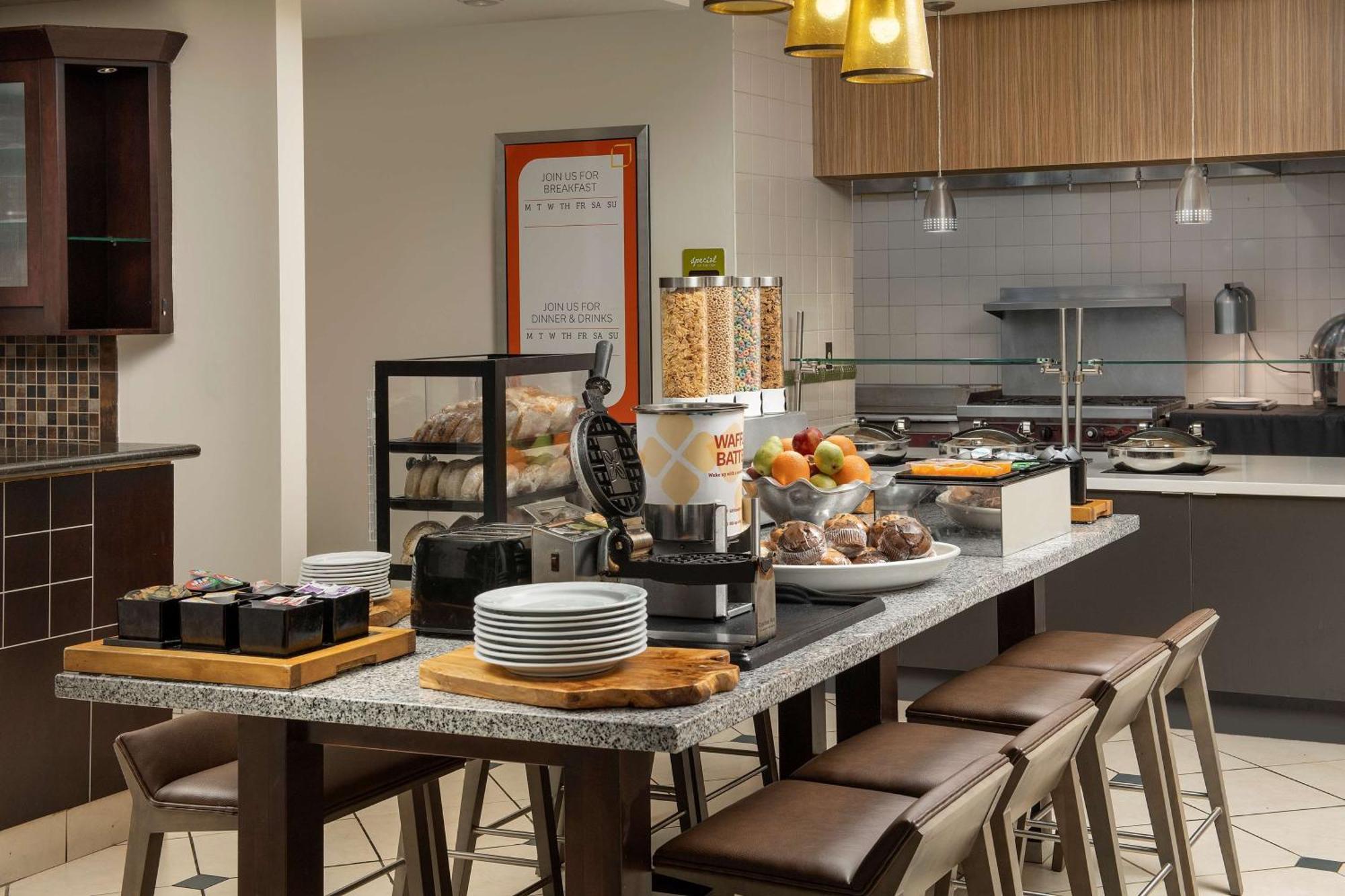 Hilton Garden Inn Dallas/Дънканвил Екстериор снимка